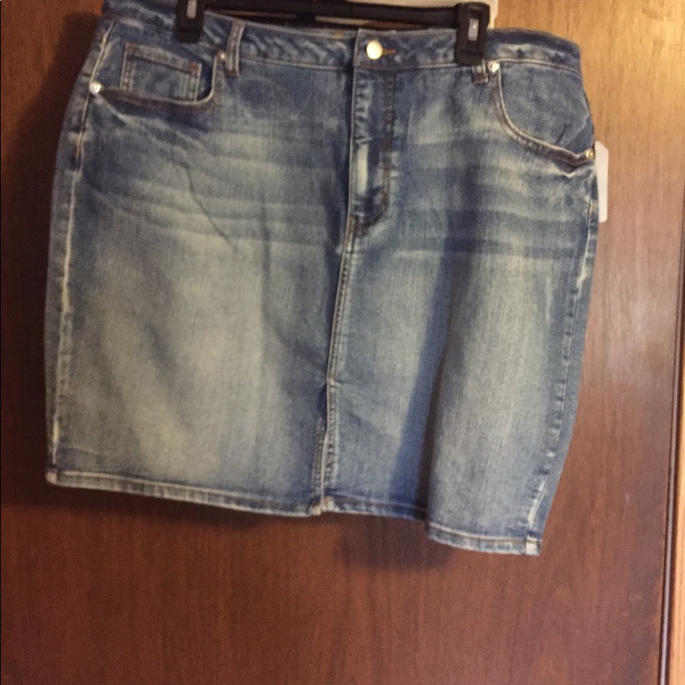 Plus size skirt.
